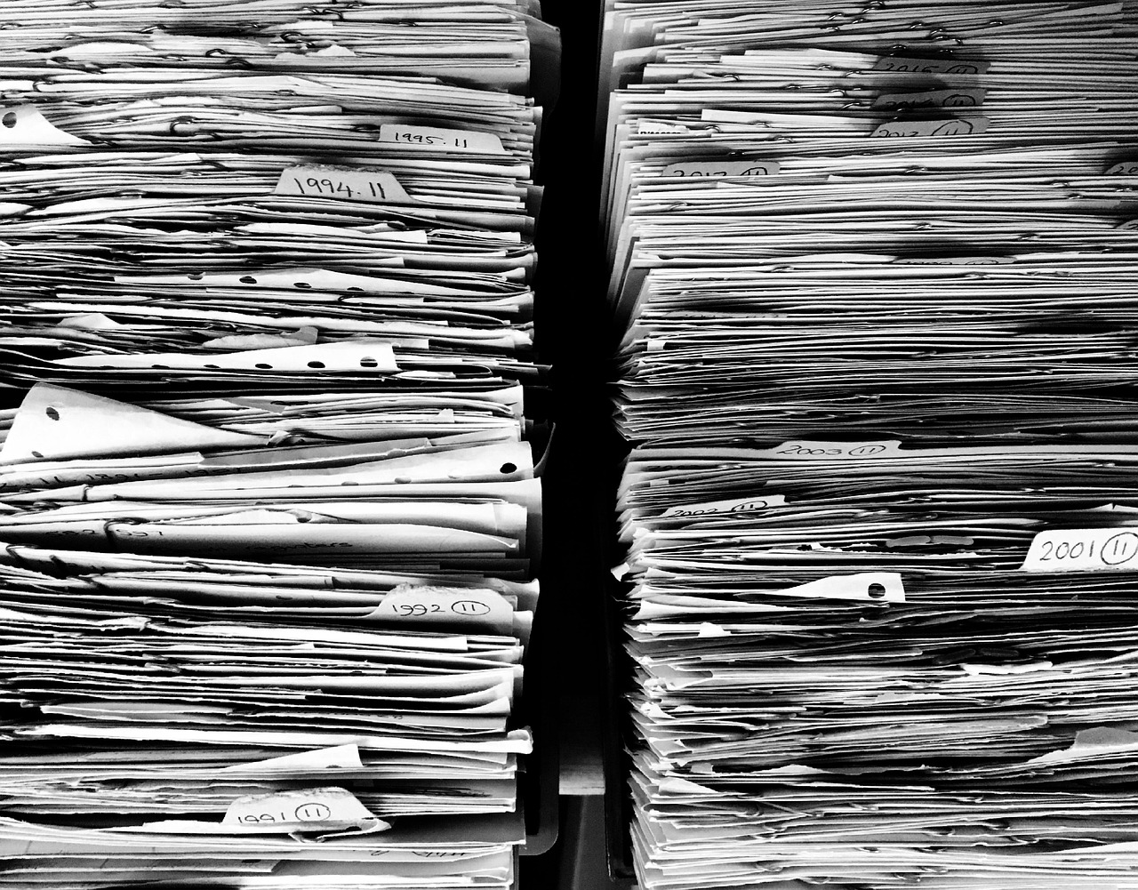 Files, paper, office — Acquire the services of airport transfer for your employees