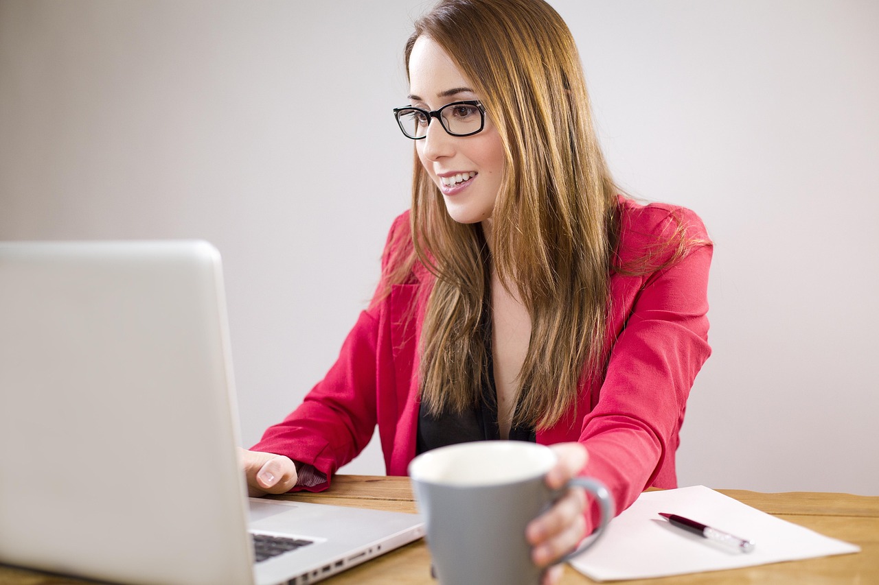 Company, business, worker — Becoming a notary in the state of Florida is profitable