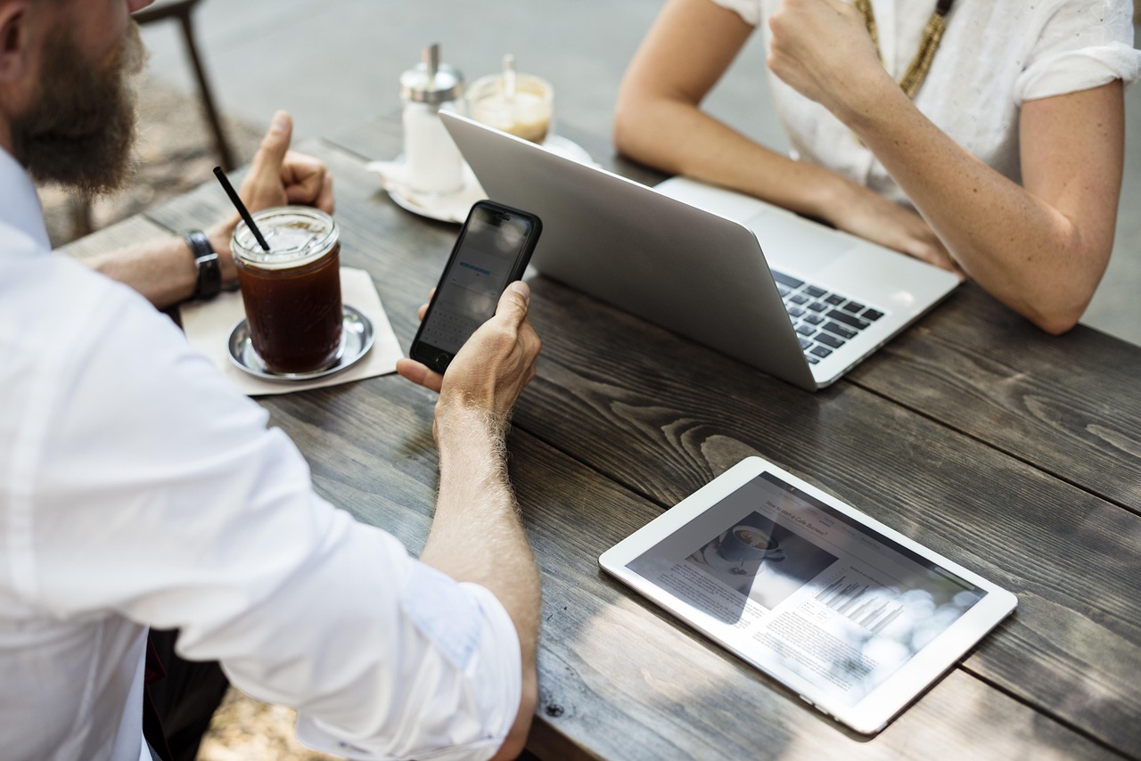 Agreement, brainstorming, coffee — Buying Sustainable kinds of seafood In Ishavet Online - Helping You Make The Right Choice