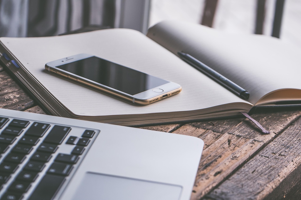 Business, computer, mobile — Features of life settlement plans