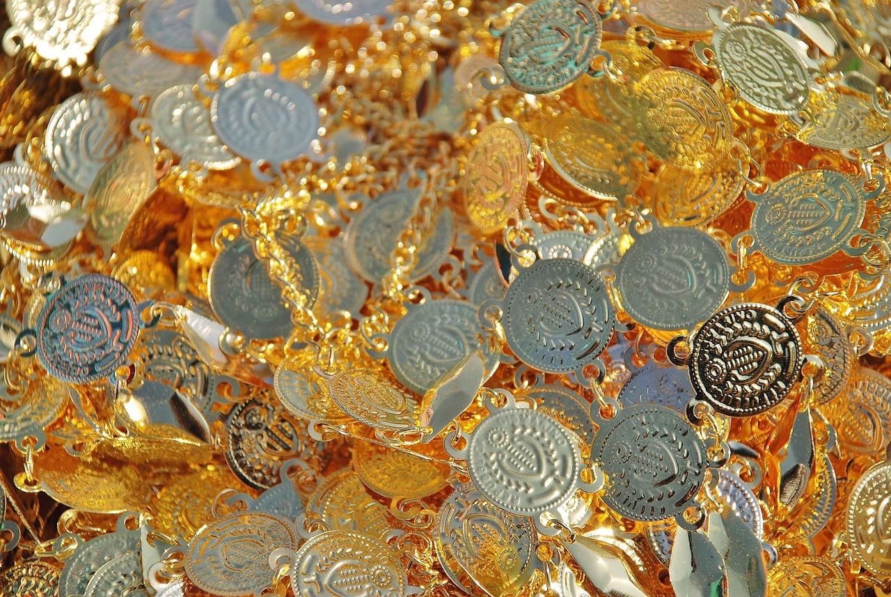 Coins, gold, chains — How Can I Learn Financial Planning Strategically?