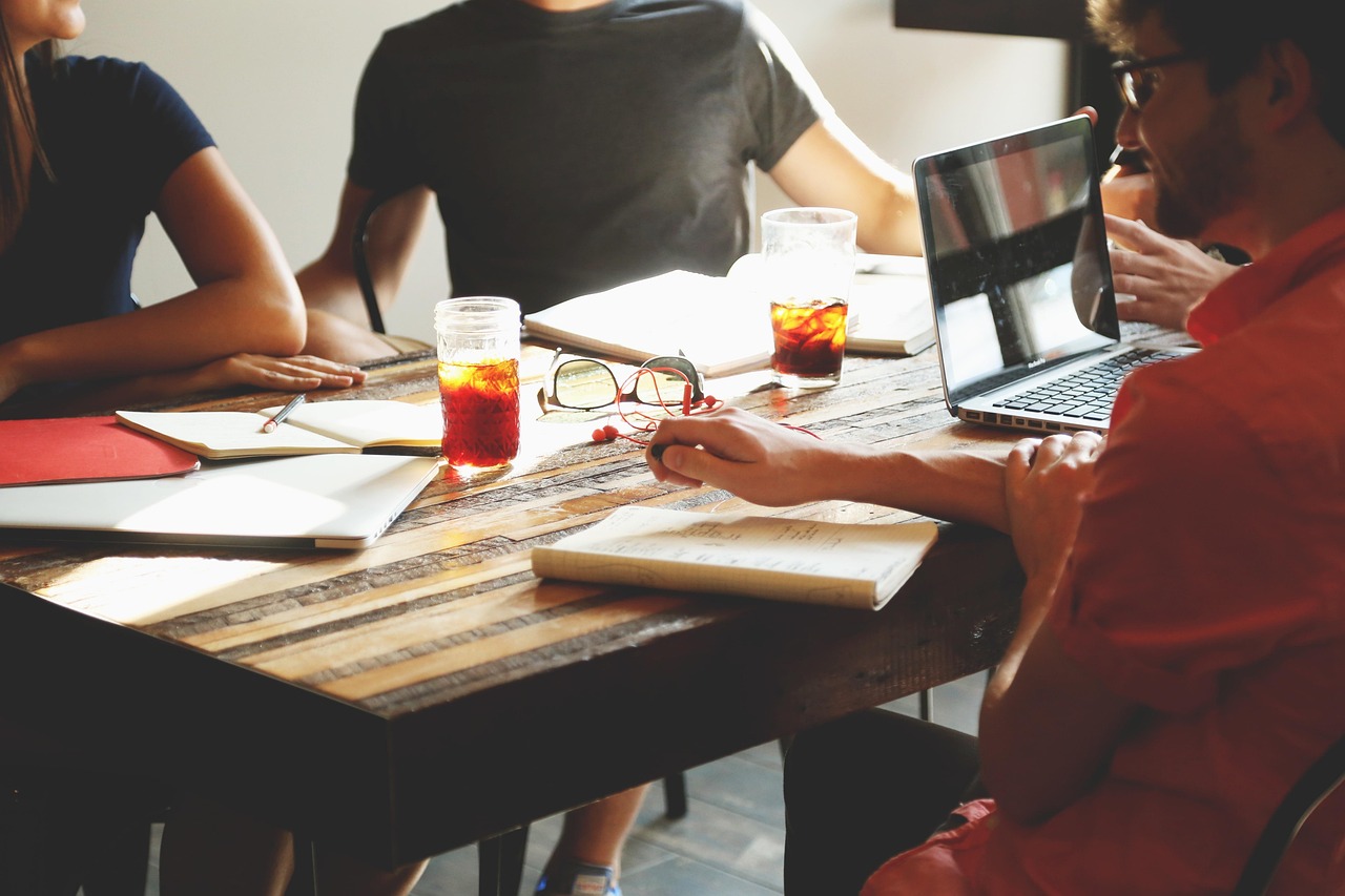 Meeting, brainstorming, business — How the appointment scheduler is advantages for business?