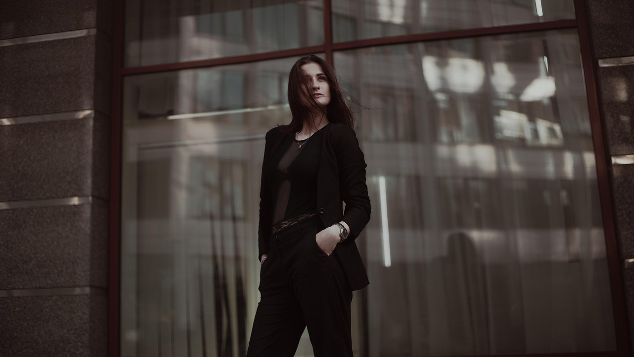 Business woman, business, young woman — How you can make a self-care routine that suits your personality and schedule