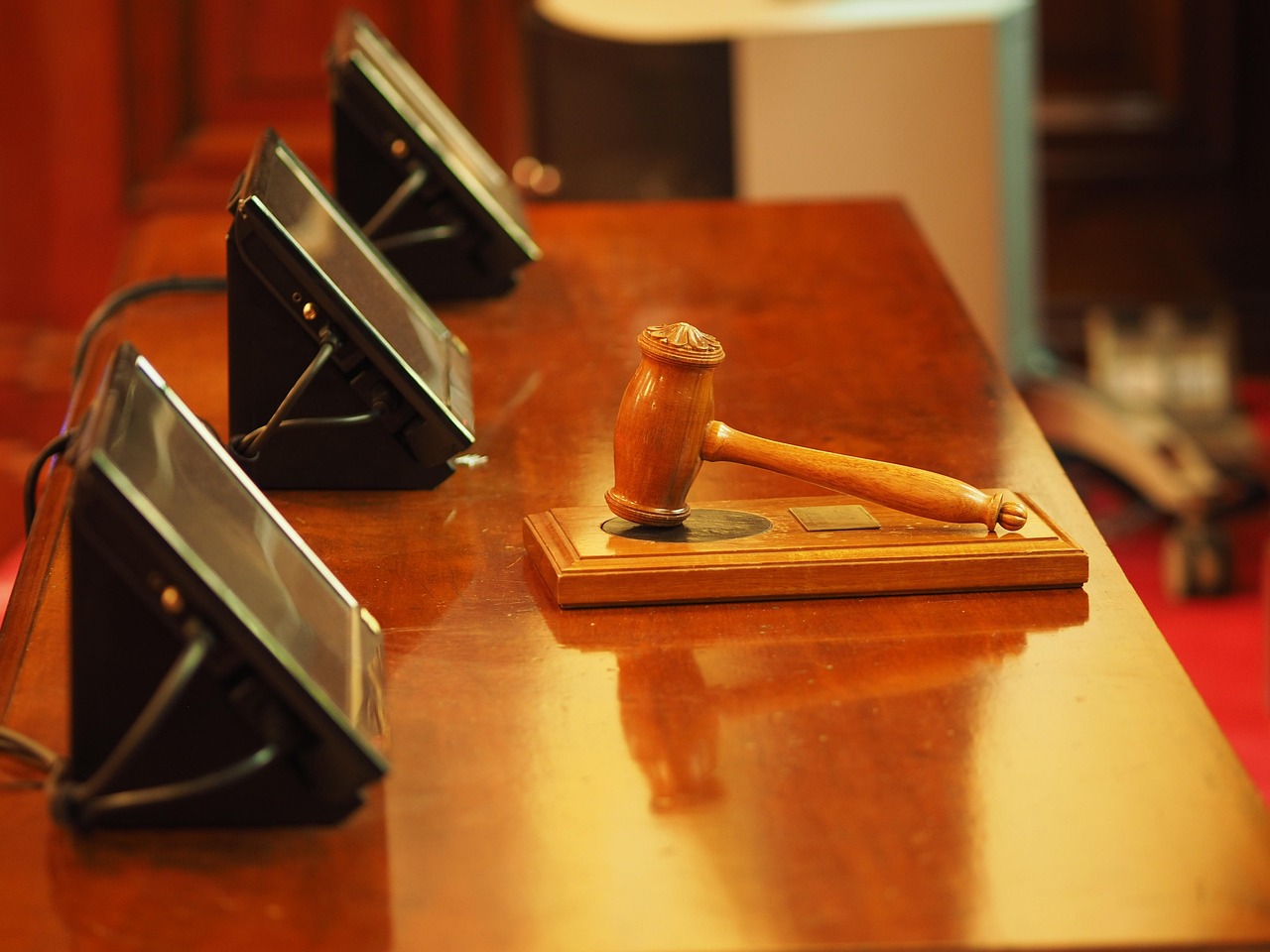 Judge, hammer, judgement — Mississauga Distracted Driving Lawyer