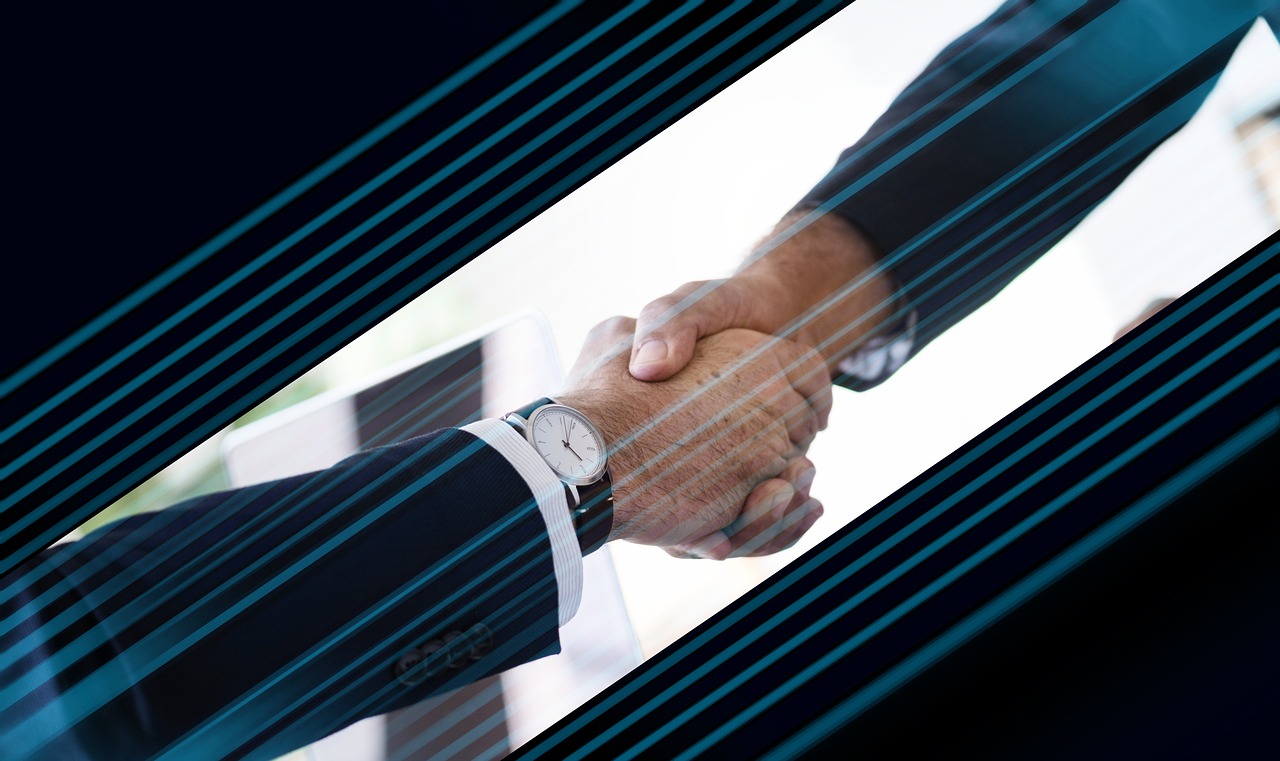Handshake, hands, agreement — Things to consider while buying the paper shredder