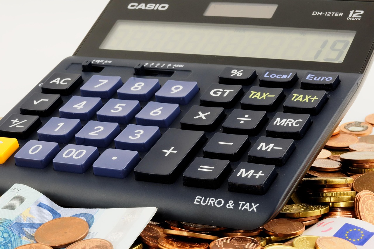 Euro, money, finance — When should you start debt collection activities?